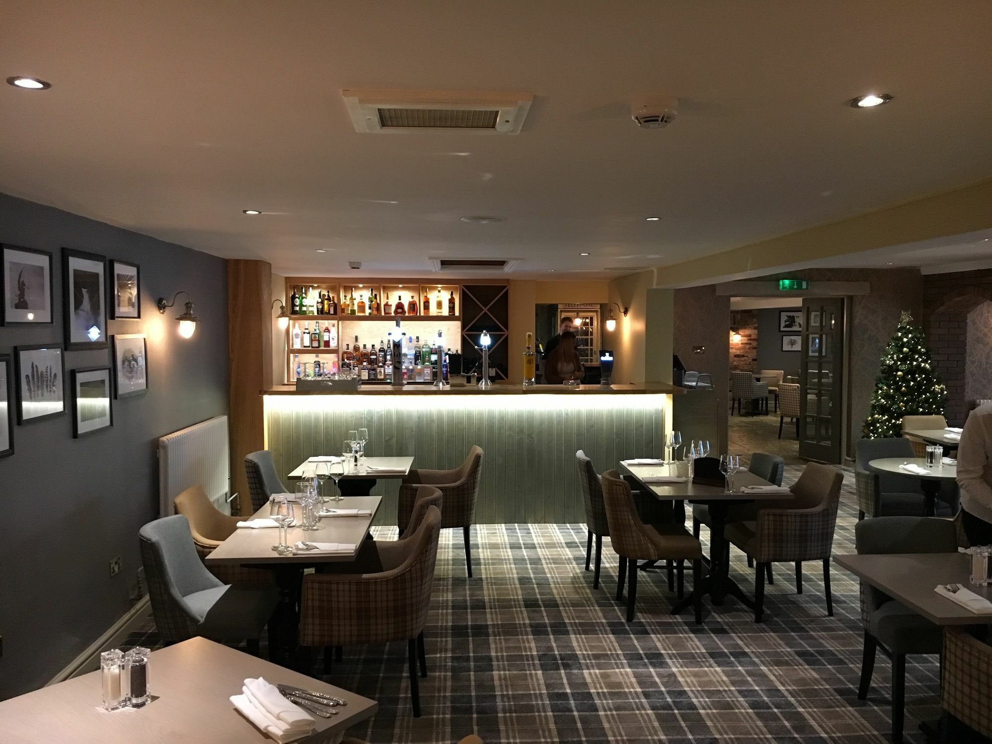 Wild Pheasant Hotel & Spa Llangollen Exteriör bild