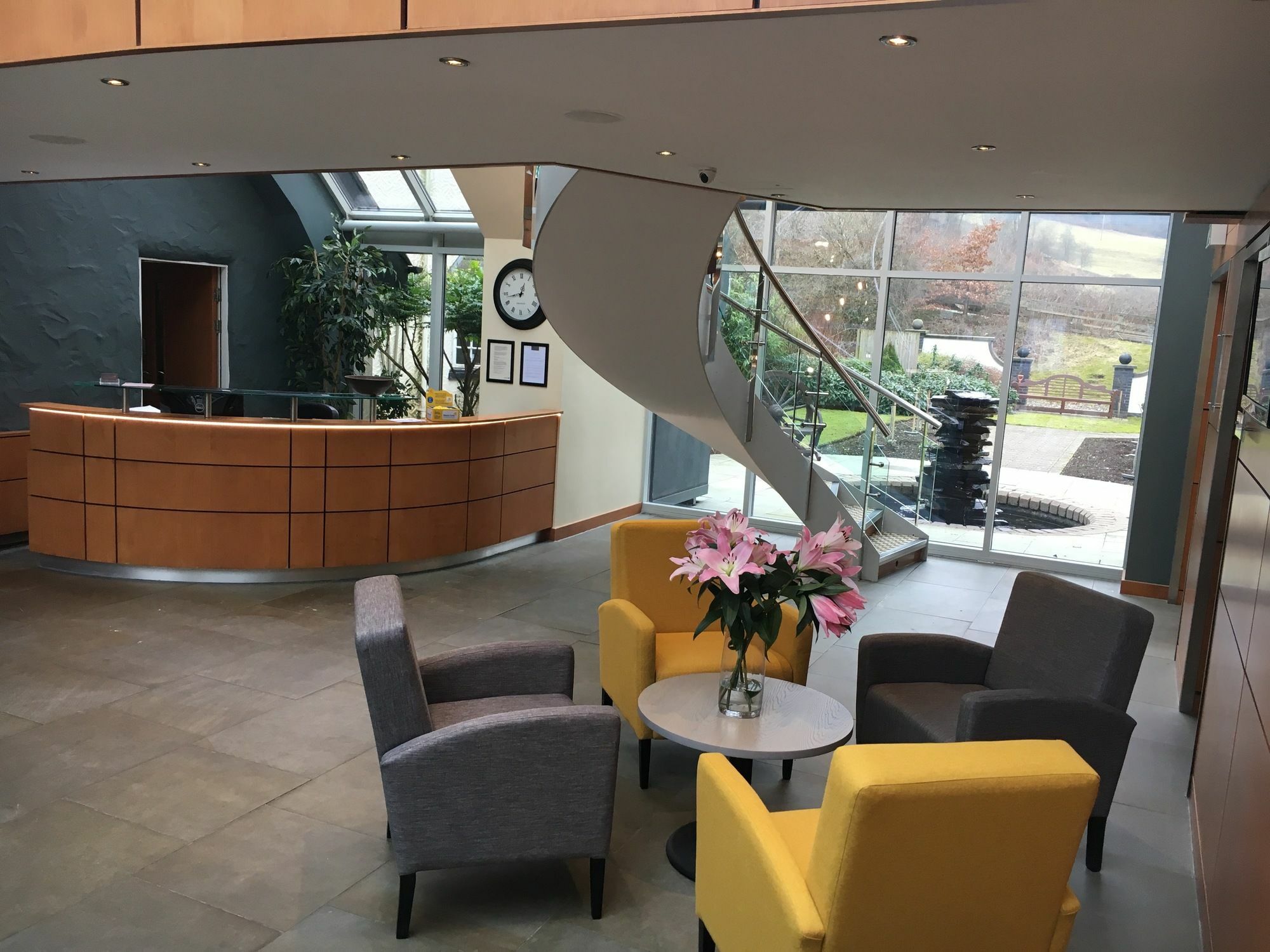 Wild Pheasant Hotel & Spa Llangollen Exteriör bild