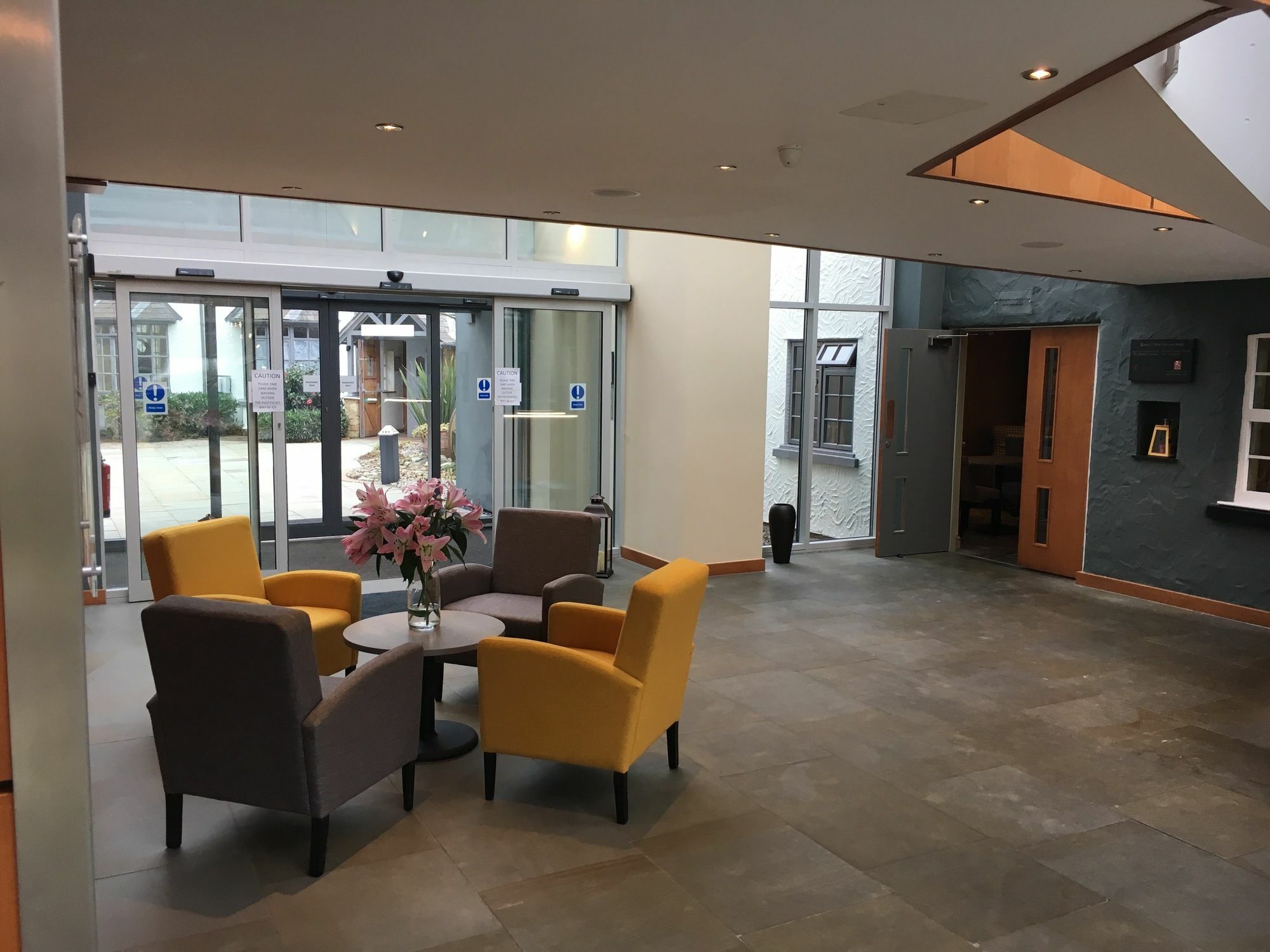 Wild Pheasant Hotel & Spa Llangollen Exteriör bild
