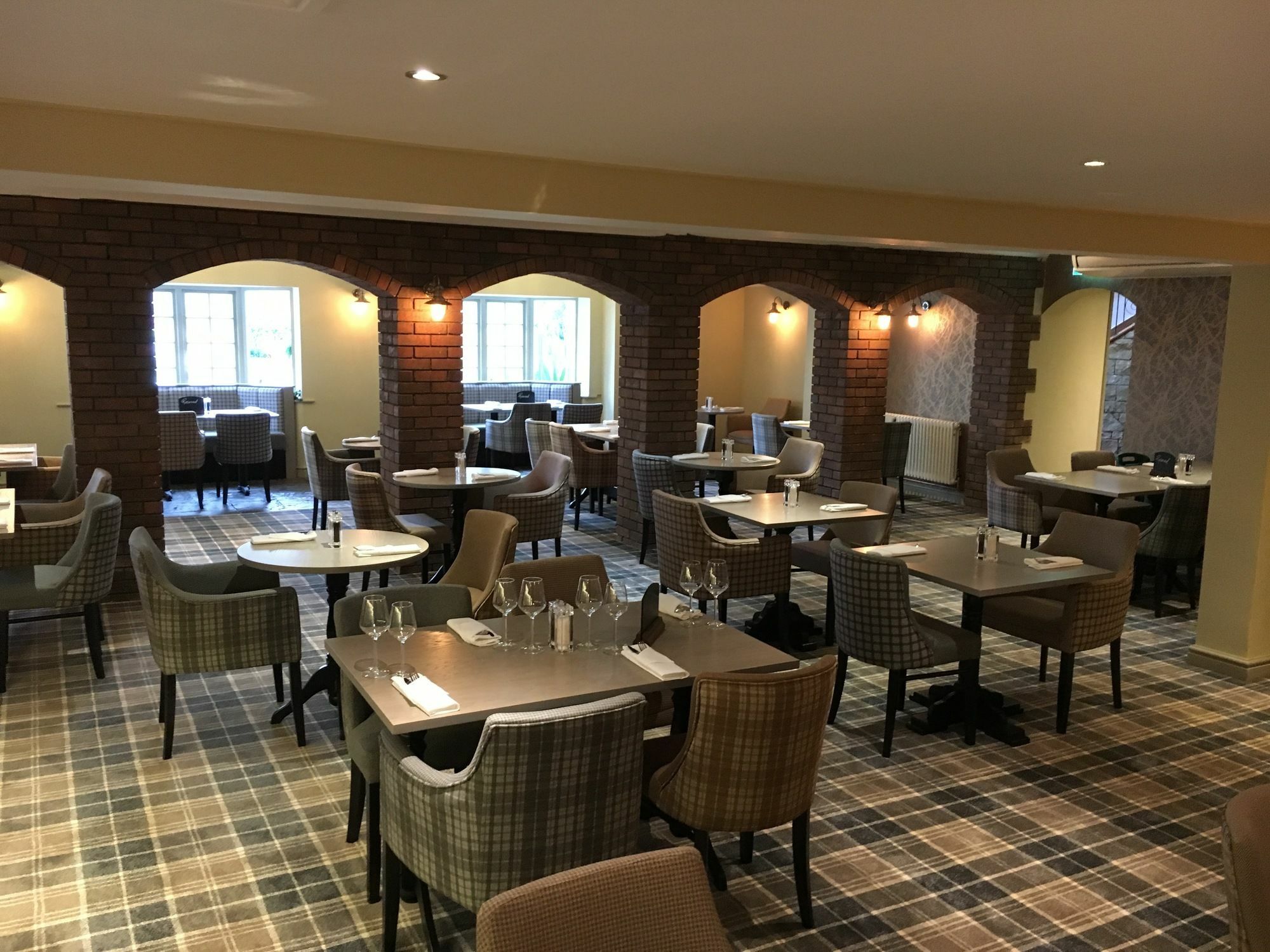 Wild Pheasant Hotel & Spa Llangollen Exteriör bild
