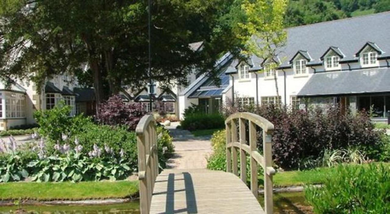 Wild Pheasant Hotel & Spa Llangollen Exteriör bild