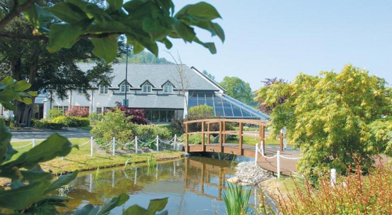 Wild Pheasant Hotel & Spa Llangollen Exteriör bild